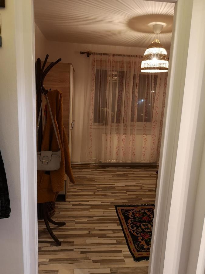 Little Modern Folk Apt Apartment Valenii de Munte Luaran gambar